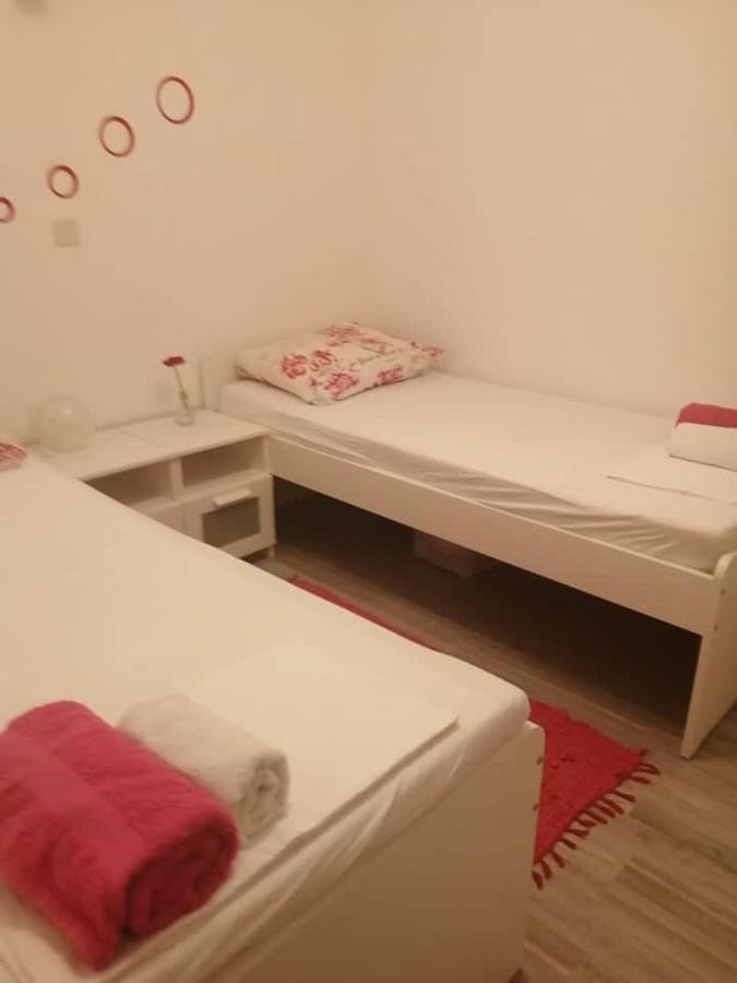Apartman Dora Apartment Pag Town Exterior photo